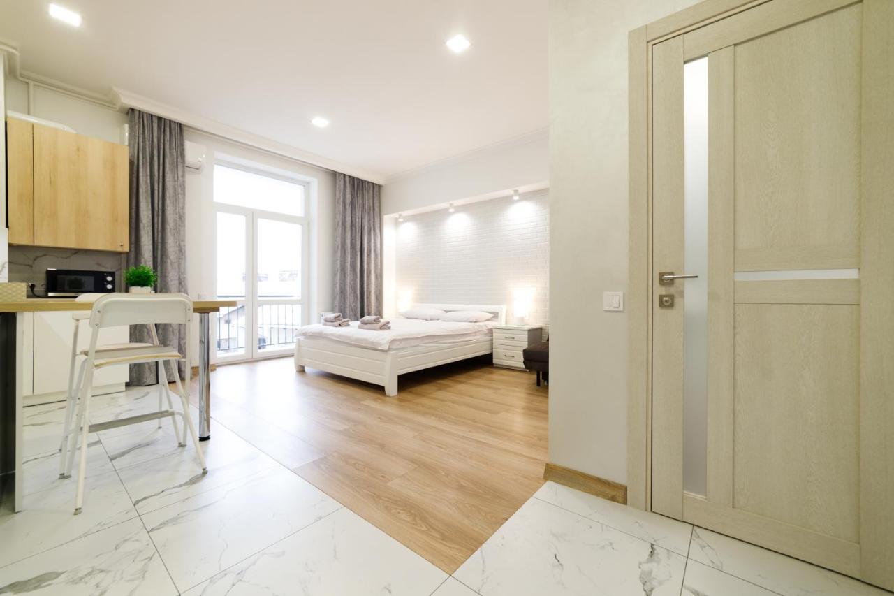 Lux Apartments Lviv Eksteriør billede