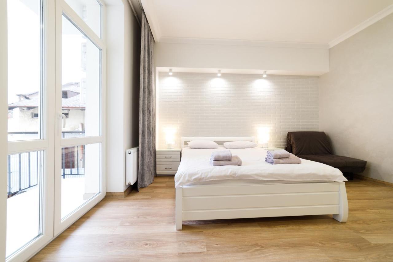Lux Apartments Lviv Eksteriør billede