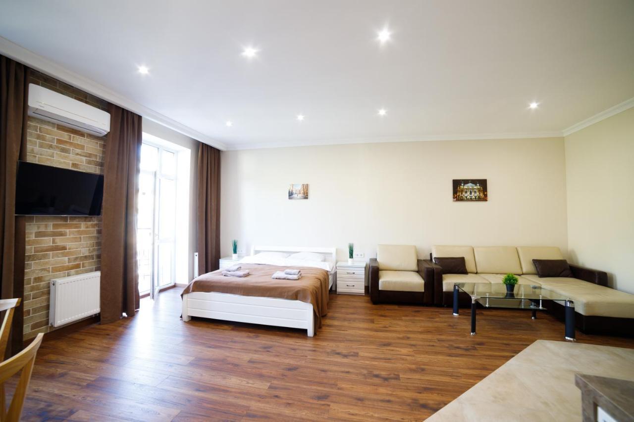 Lux Apartments Lviv Eksteriør billede