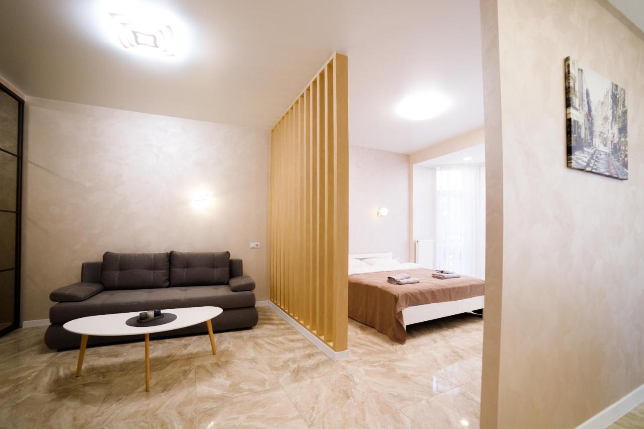 Lux Apartments Lviv Eksteriør billede