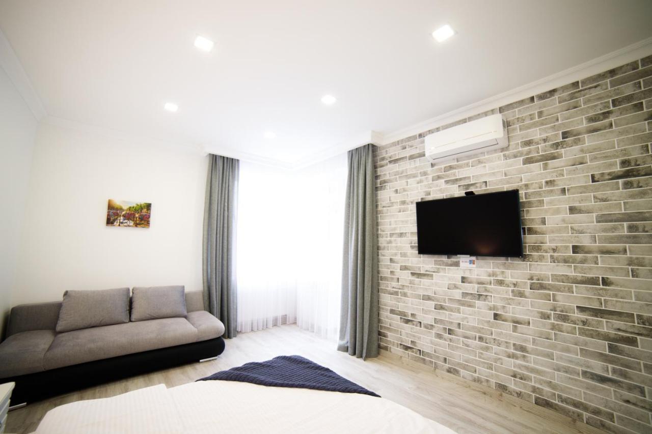 Lux Apartments Lviv Eksteriør billede