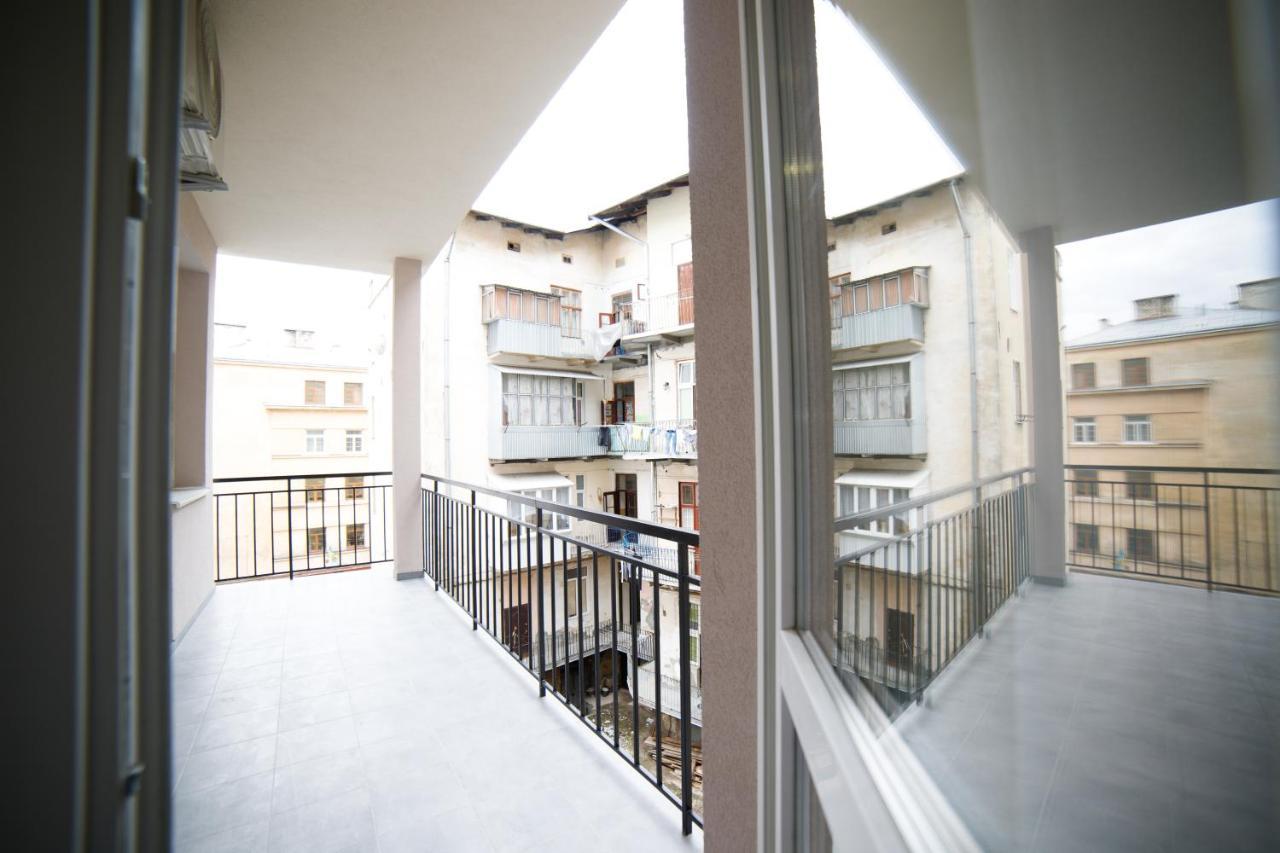 Lux Apartments Lviv Eksteriør billede