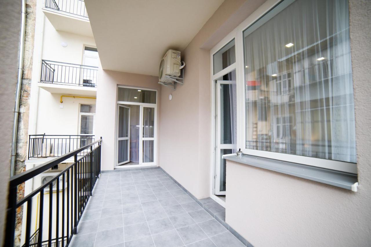 Lux Apartments Lviv Eksteriør billede